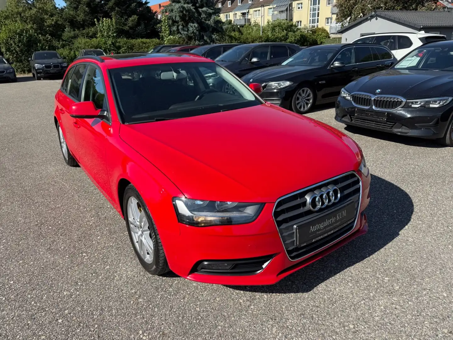 Audi A4 2.0TDI Avant Ambition / PANO / TEMPO / PDC Rouge - 1