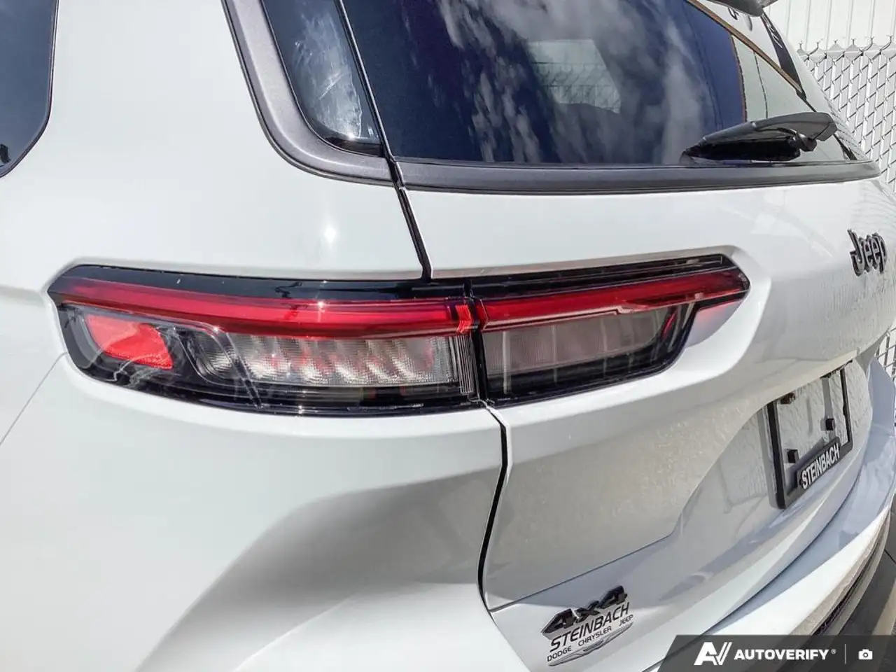 Jeep Grand Cherokee снимка Jeep Grand Cherokee