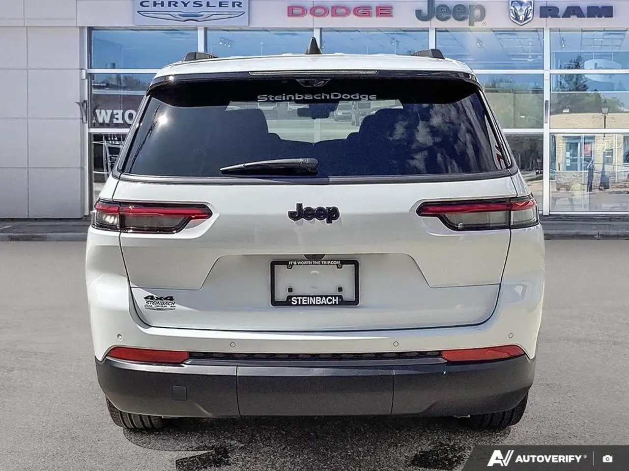 Jeep Grand Cherokee снимка Jeep Grand Cherokee