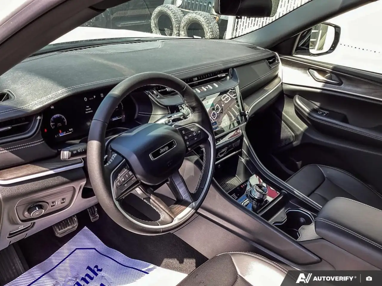 Jeep Grand Cherokee снимка Jeep Grand Cherokee