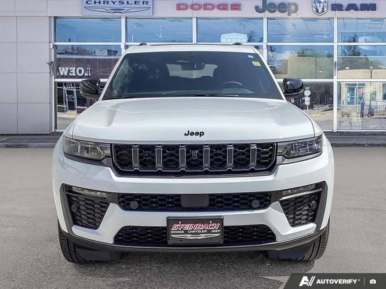 Jeep Grand Cherokee снимка Jeep Grand Cherokee