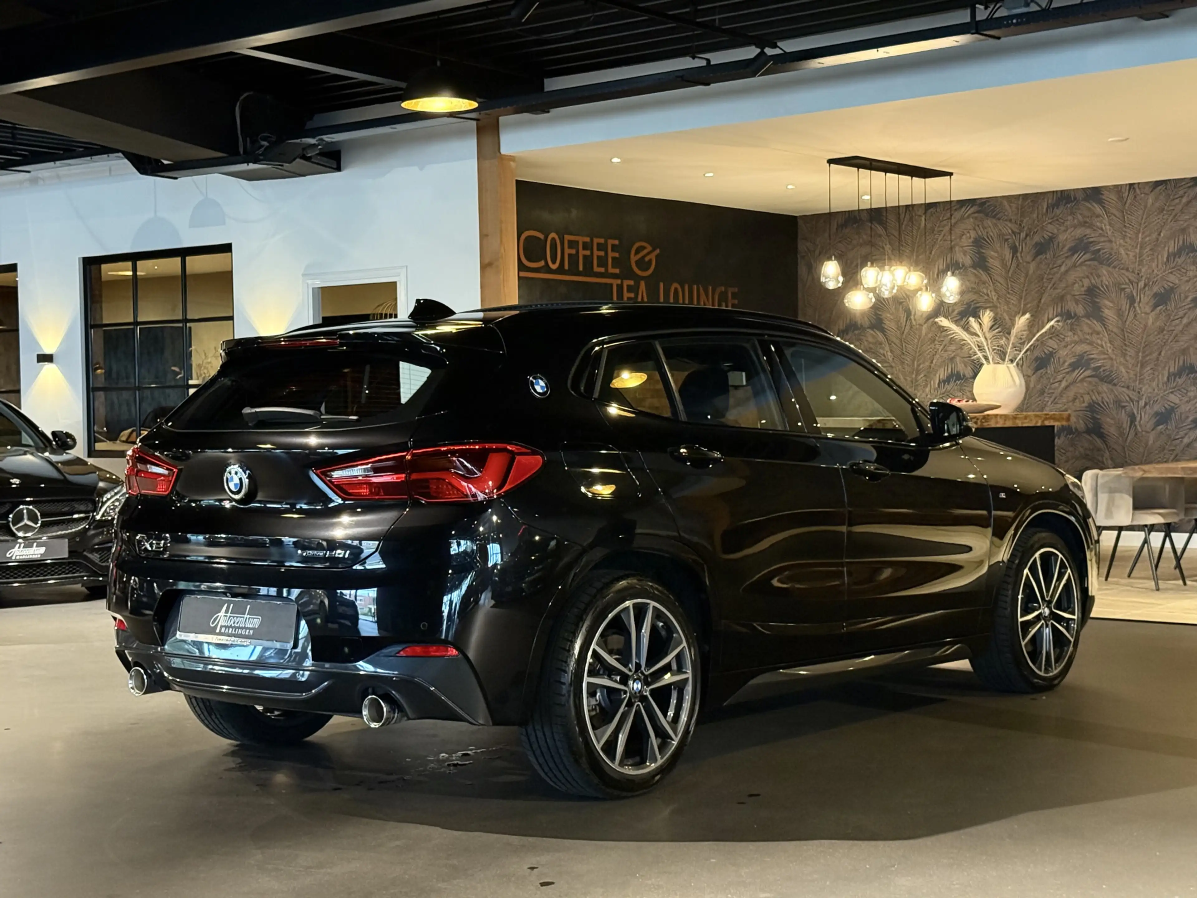 BMW X2 sDrive20i High Exe I M-Pakket I Pano — photo 39