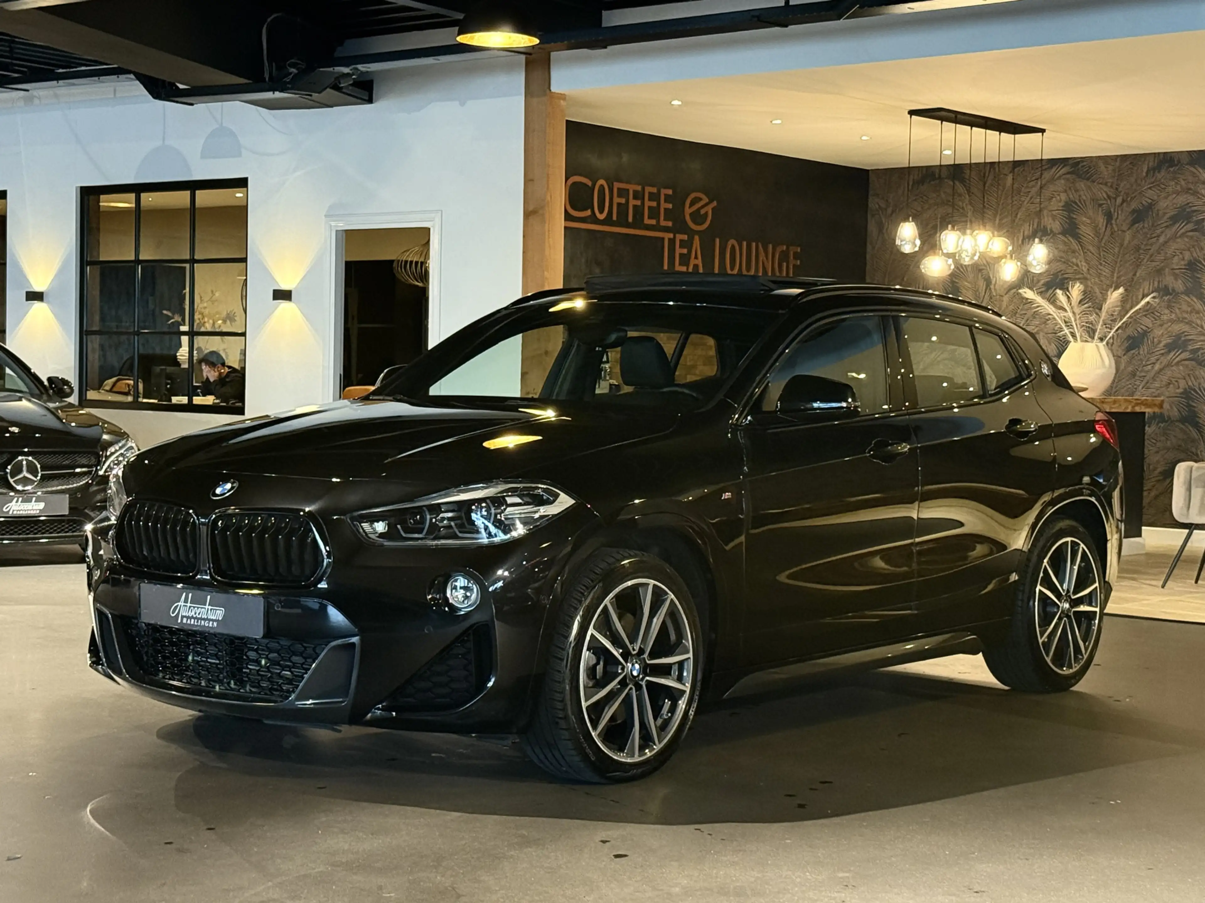 BMW X2 sDrive20i High Exe I M-Pakket I Pano — photo 38