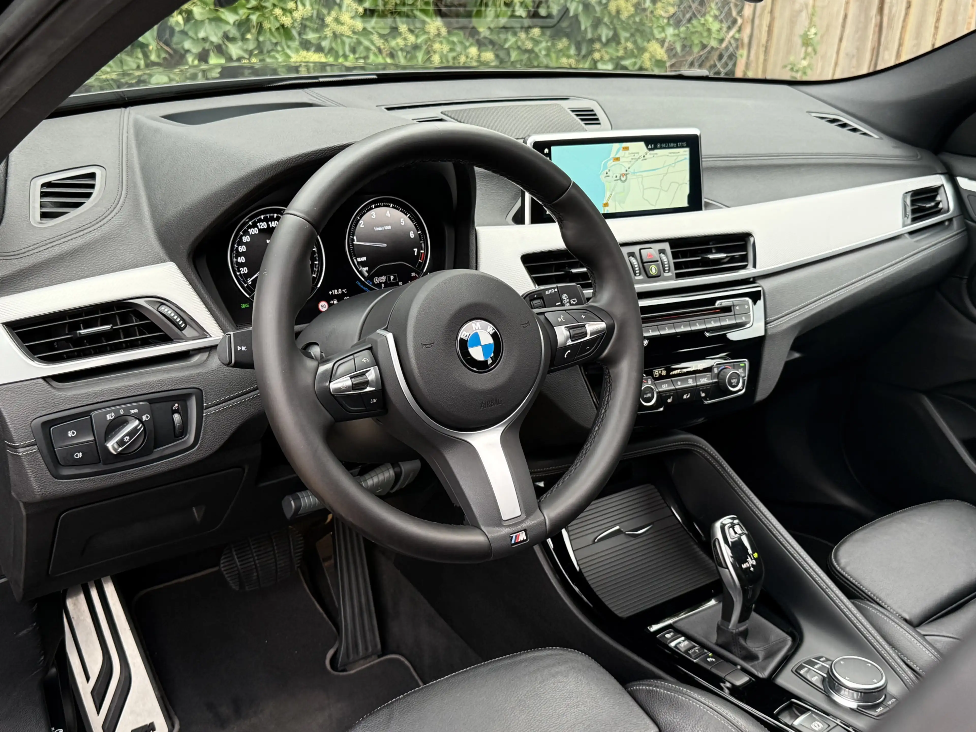 BMW X2 sDrive20i High Exe I M-Pakket I Pano — photo 9