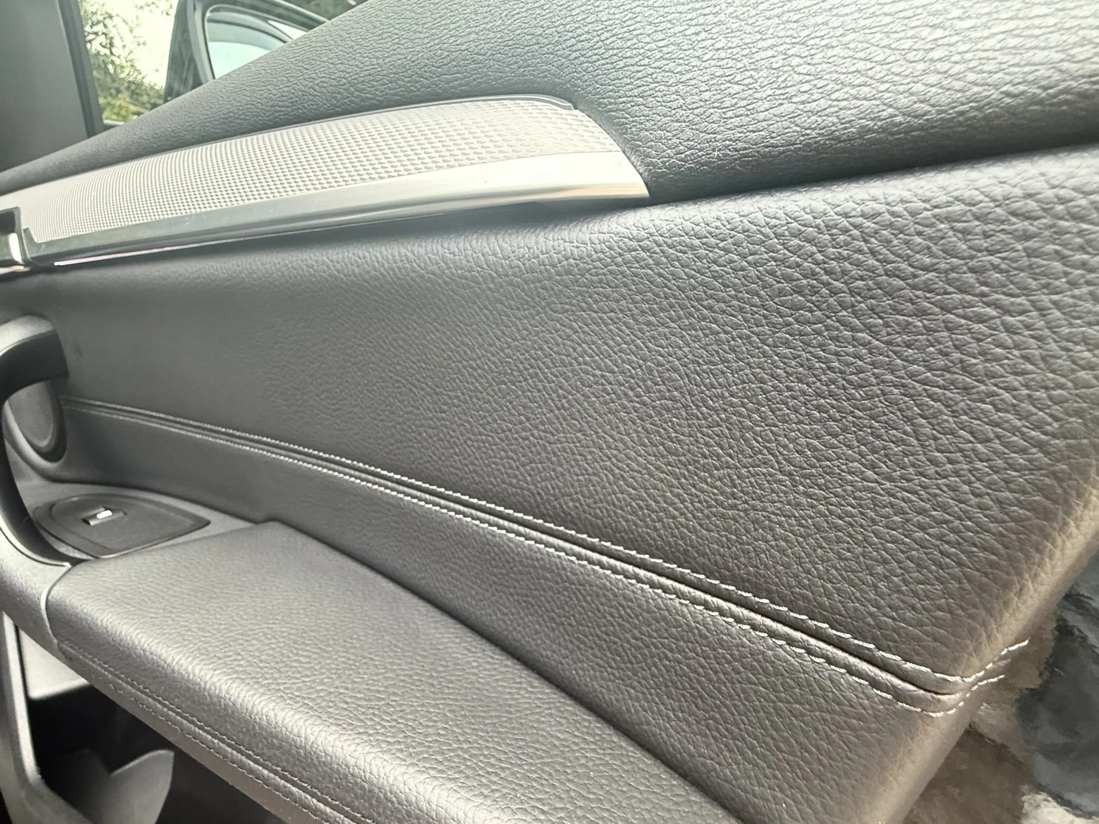 BMW X2 sDrive20i High Exe I M-Pakket I Pano — photo 14