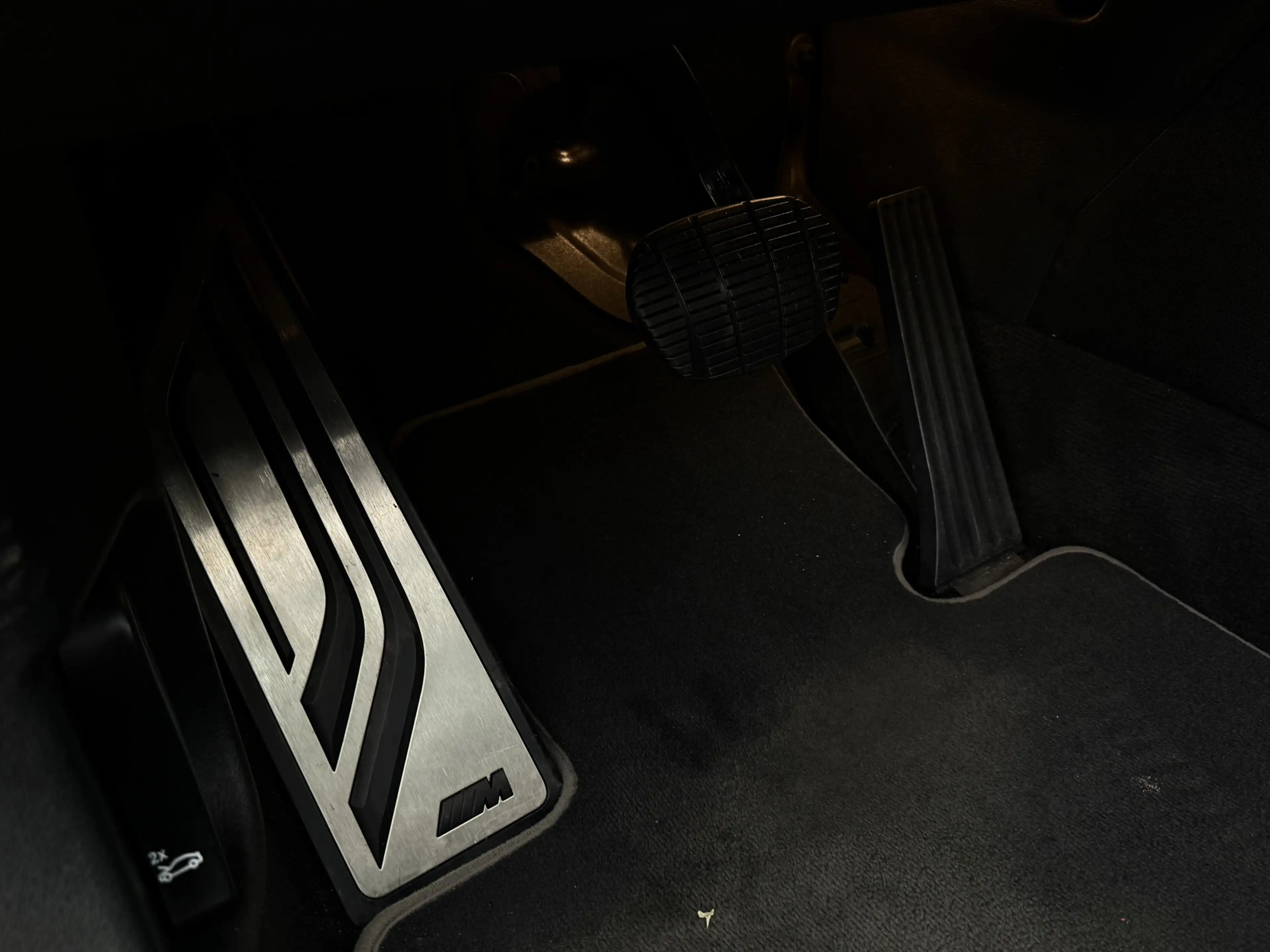 BMW X2 sDrive20i High Exe I M-Pakket I Pano — photo 36