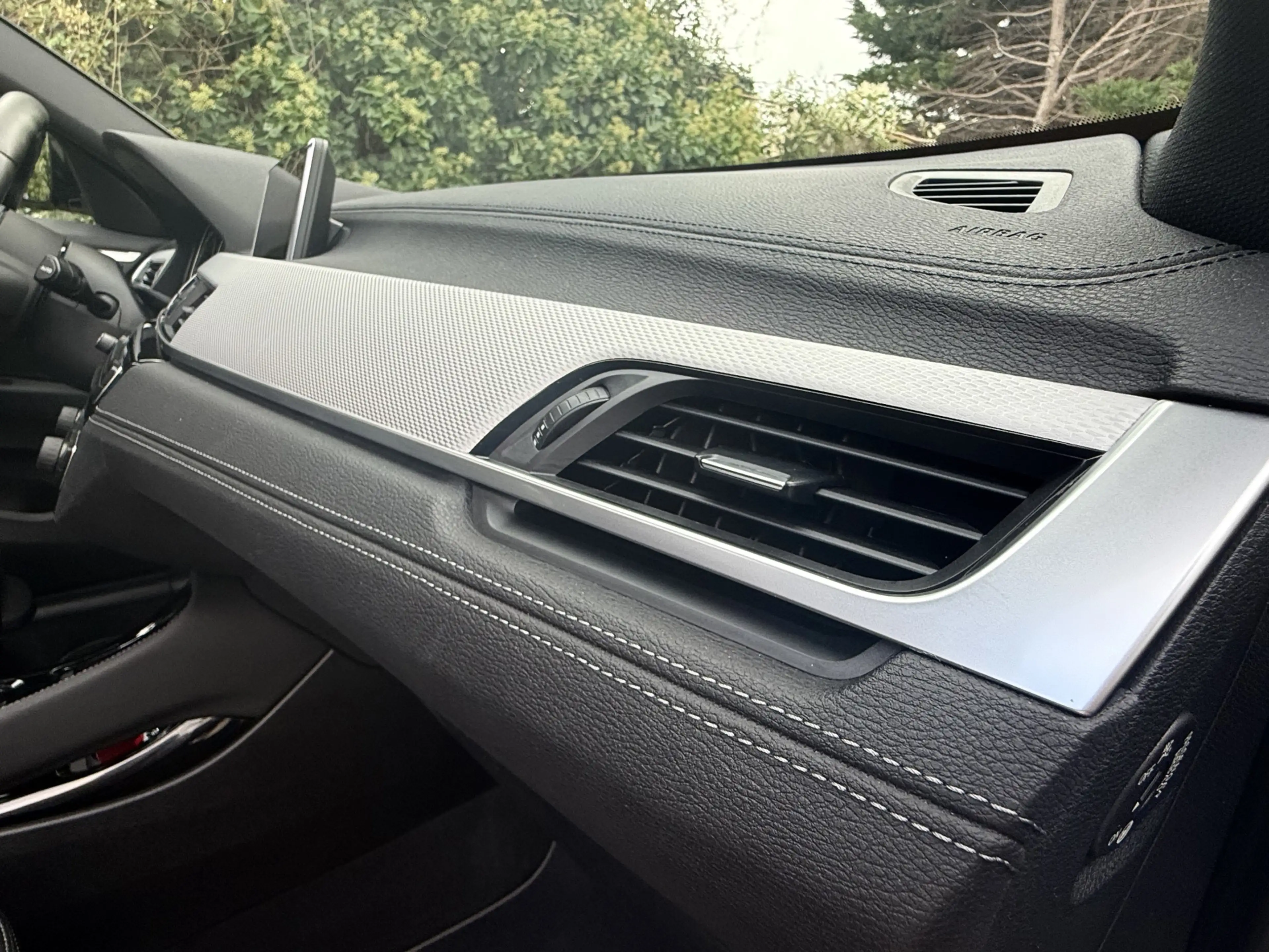 BMW X2 sDrive20i High Exe I M-Pakket I Pano — photo 13
