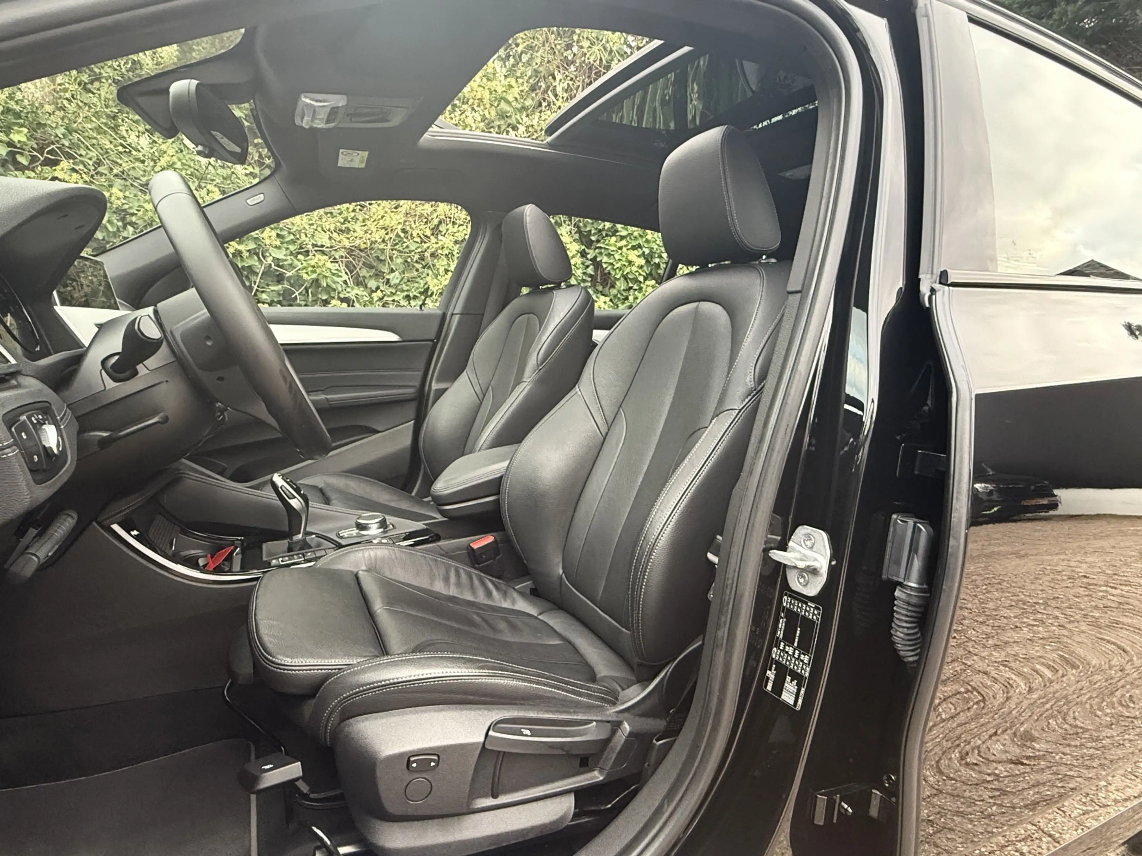 BMW X2 sDrive20i High Exe I M-Pakket I Pano — photo 24