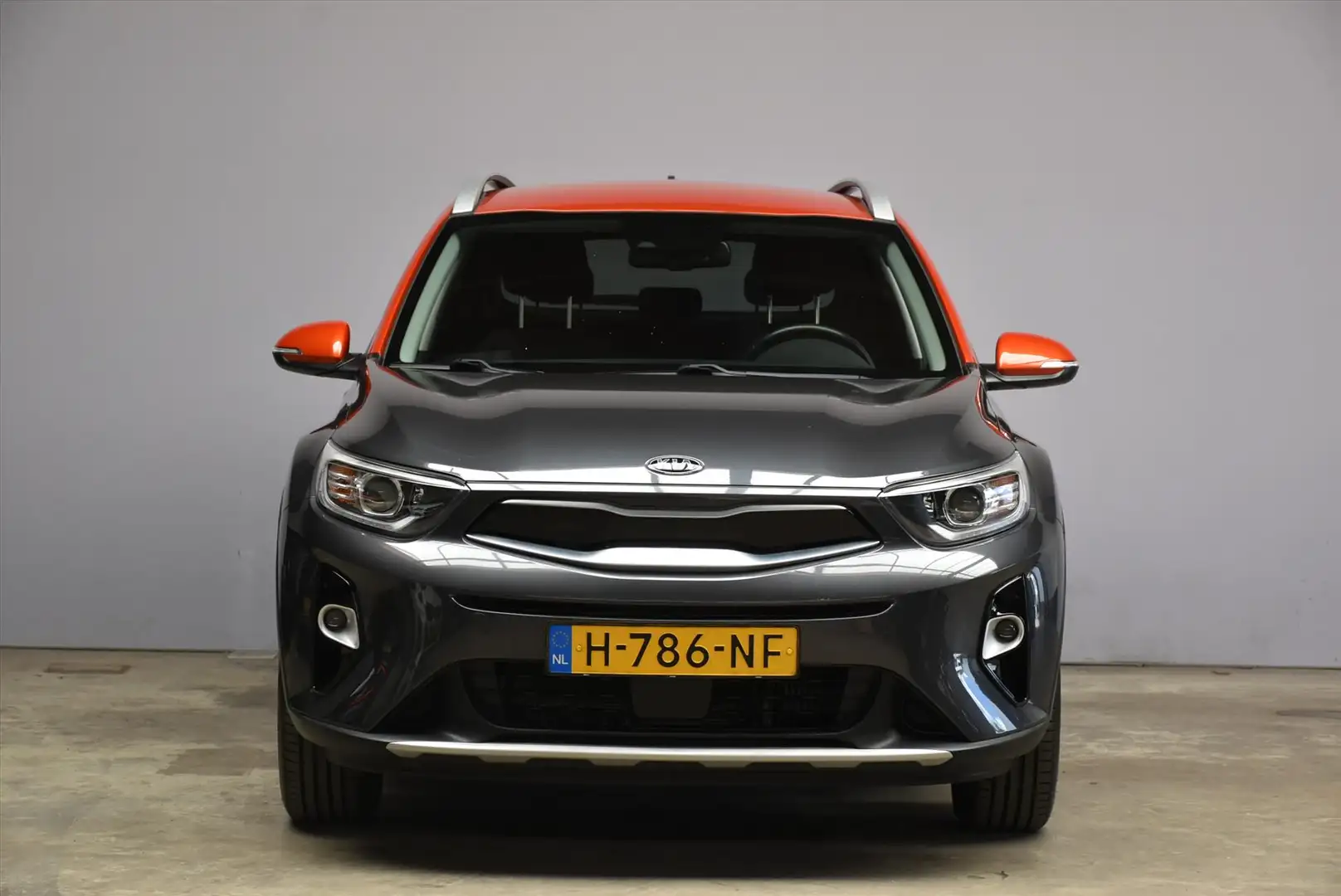 Kia Stonic 1.0 T-GDi 120pk DynamicPlusLine Gris - 2