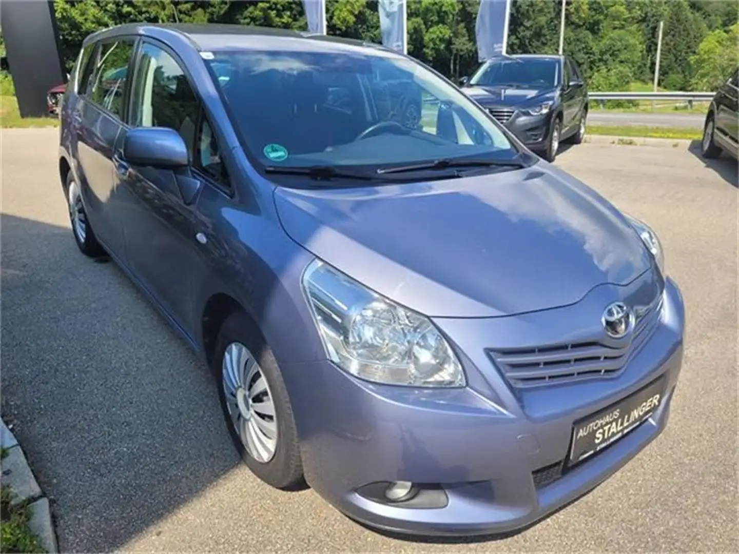 Toyota Verso 1,6 Valvematic Young Family Silber - 2