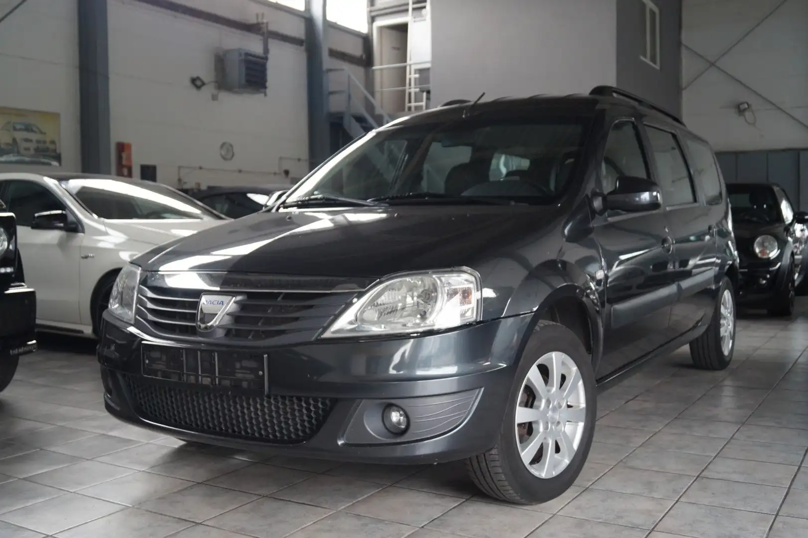 Dacia Logan 1.5 MCV Kombi Laureate*Klima*1.Hand* Gris - 1