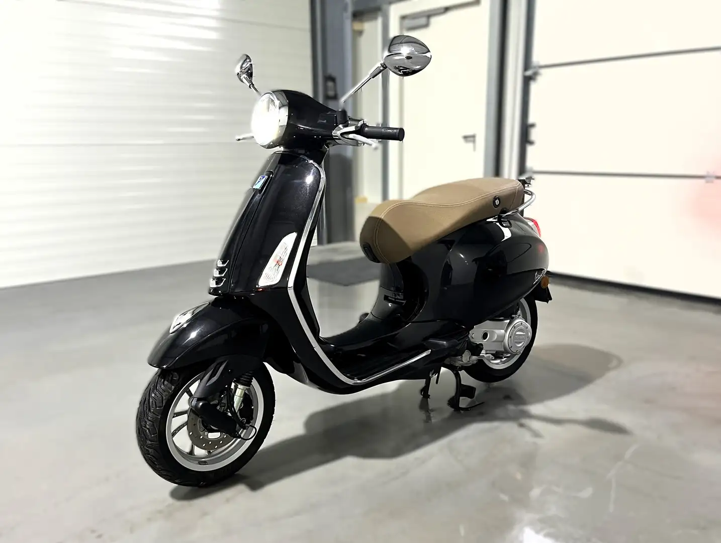 Vespa Primavera 50 4T Negru - 1