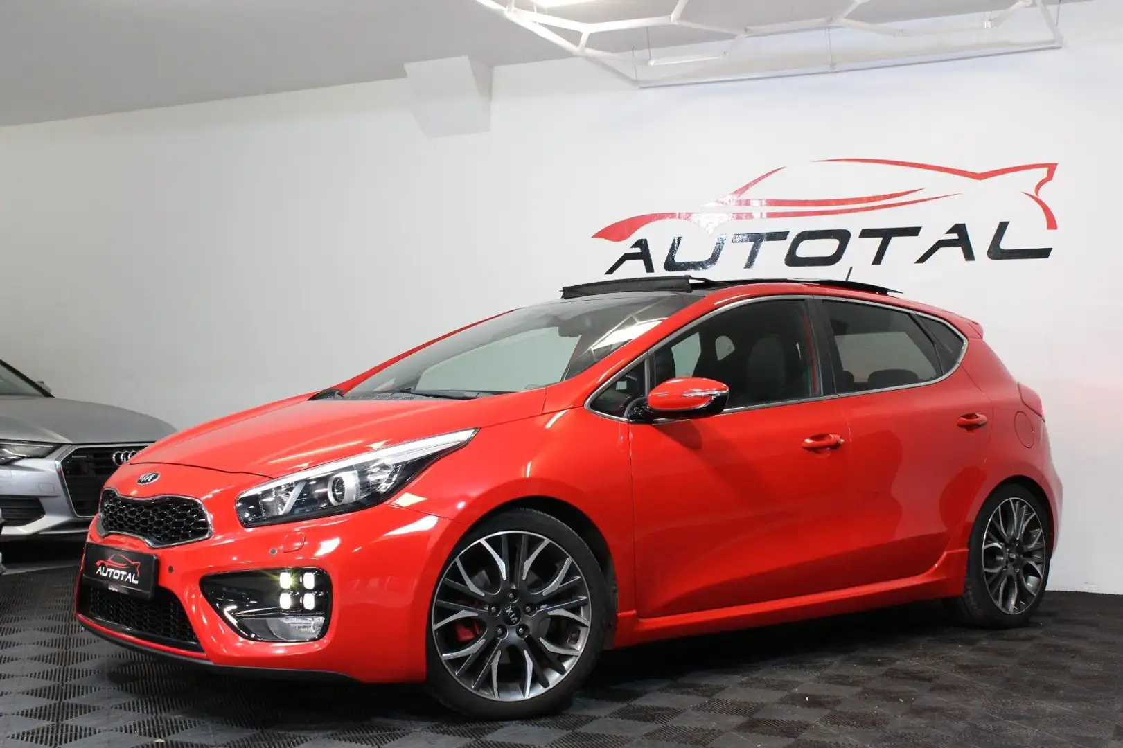 Kia Ceed / cee'd GT*204 PS*Pano*Kamera*Klappenabg.* Rouge - 2