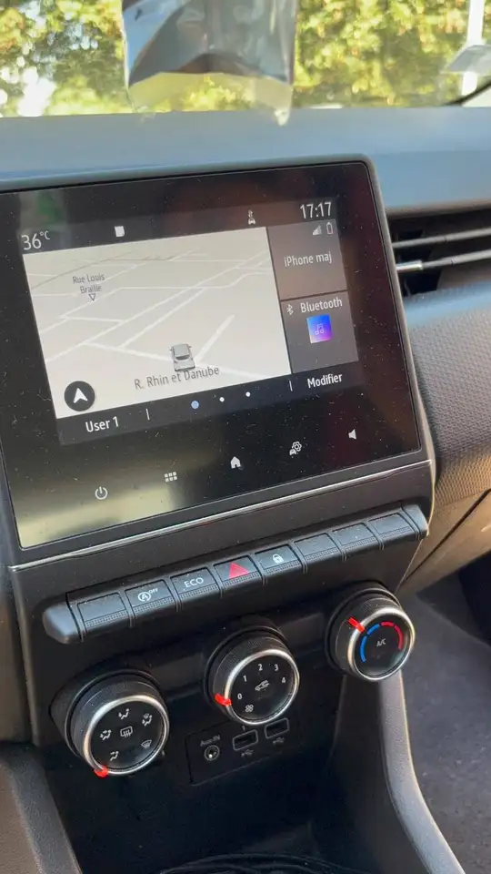 Renault Clio Citadine 3 portes — photo 3
