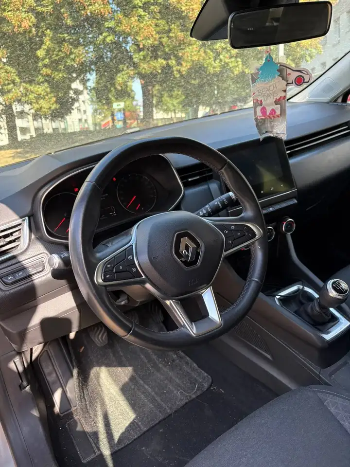 Renault Clio Citadine 3 portes — photo 9