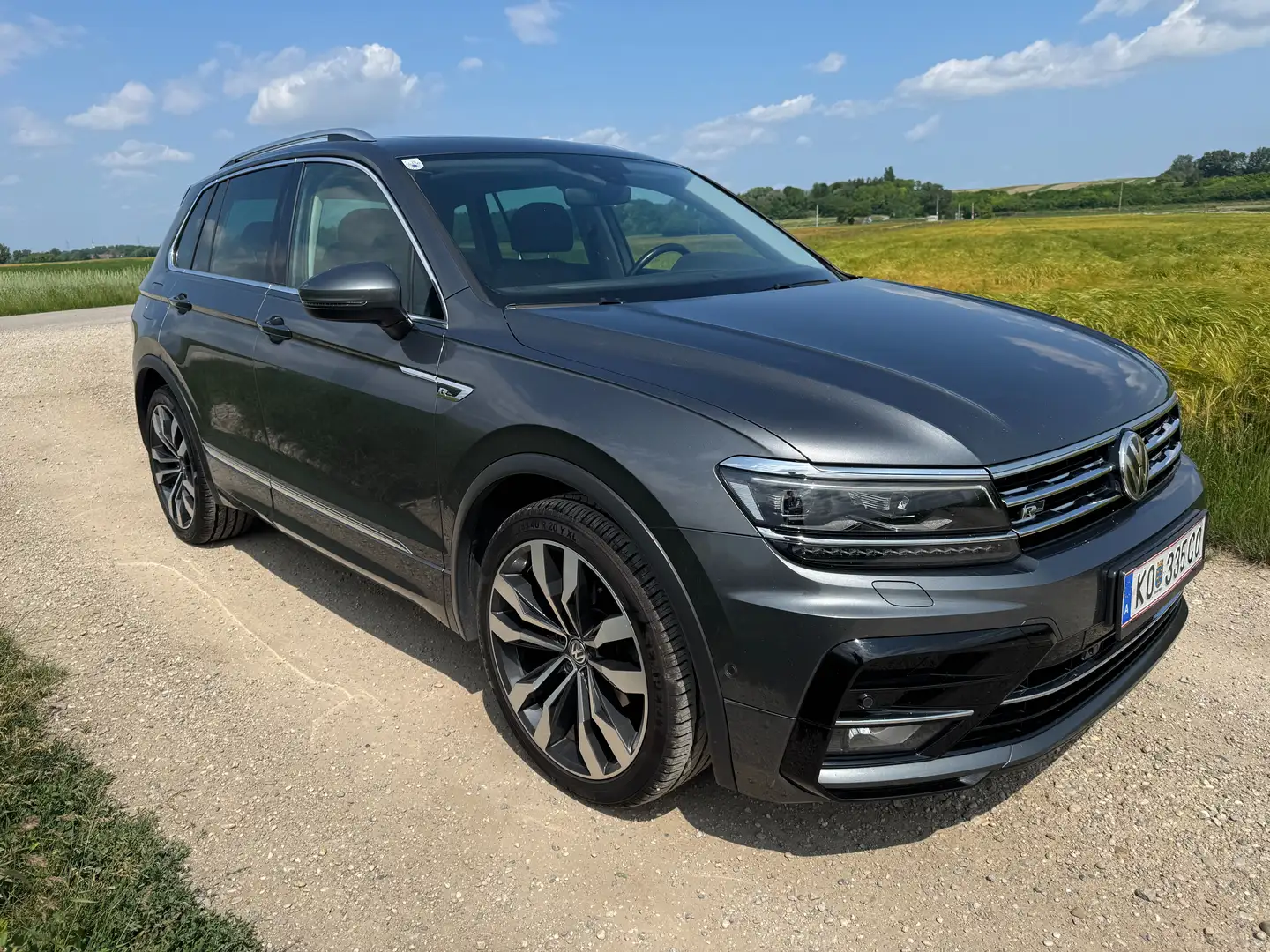 Volkswagen Tiguan 1,4 TSI ACT Highline DSG Grau - 1