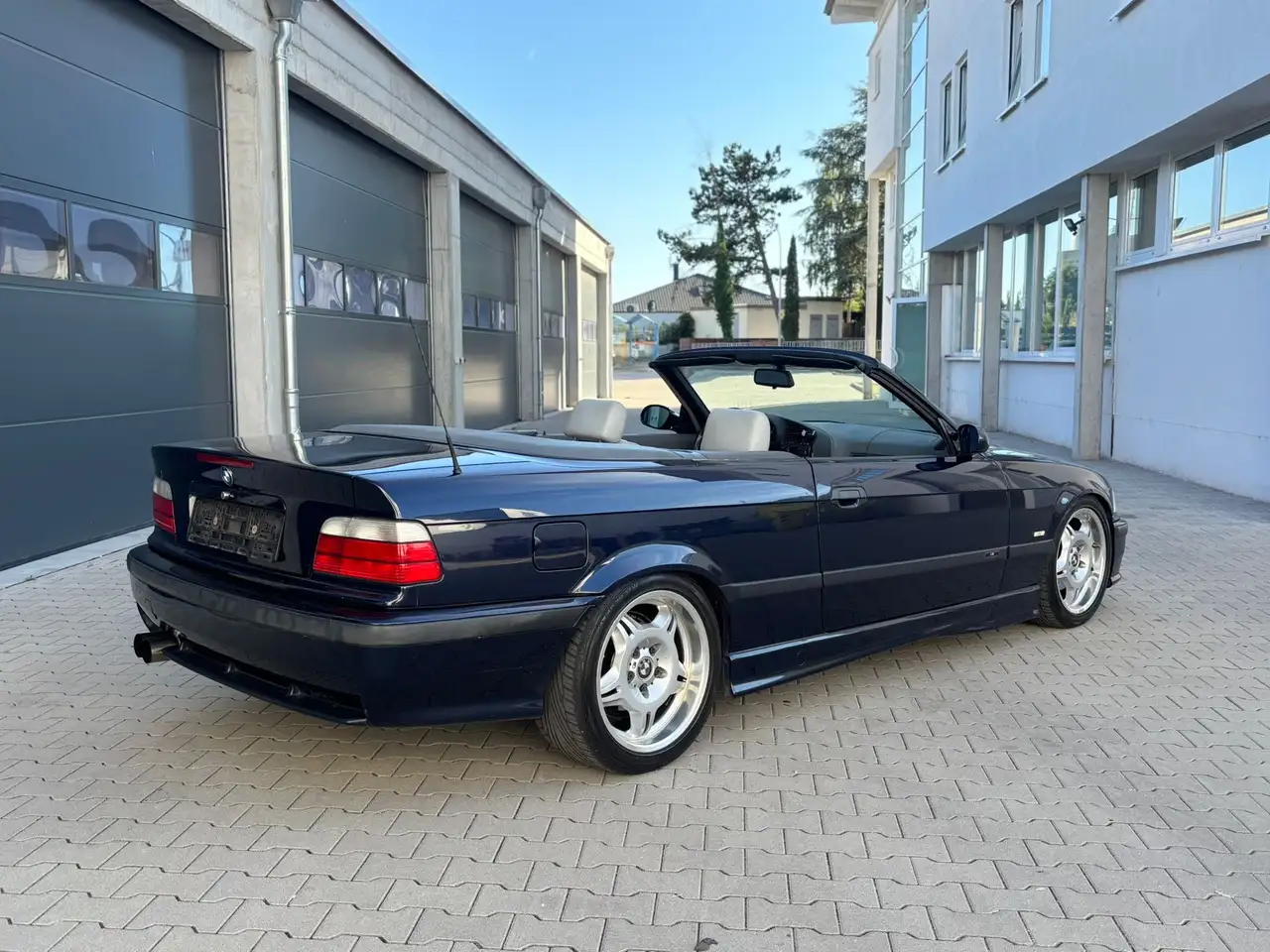BMW 320 i M Paket Ab Werk, foto 2