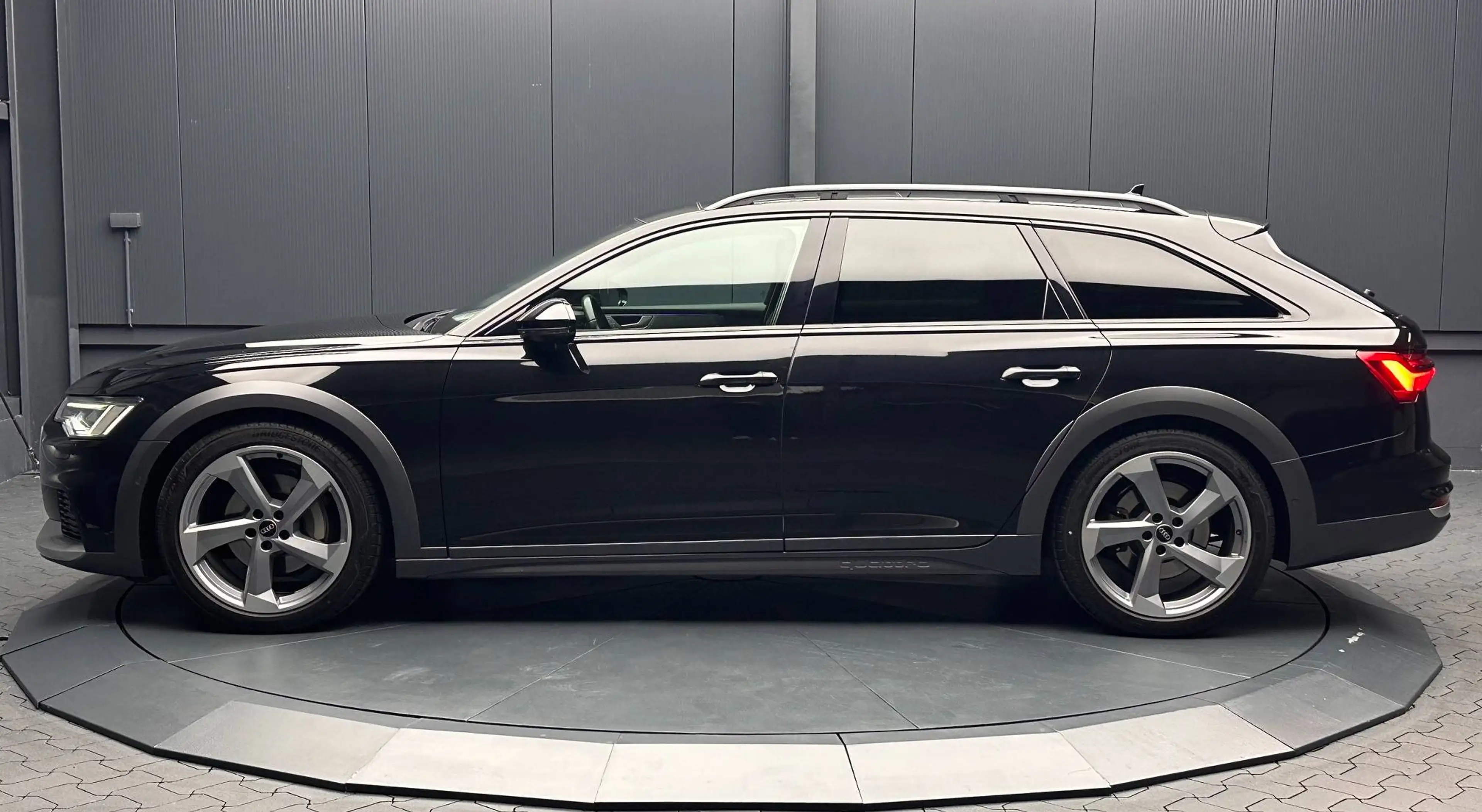 Audi A6 allroad 40 TDI quattro*20Zoll*PANORAMA*Matrix*KAMERA*AHK* — photo 2