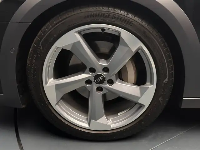 Audi A6 Allroad view 9