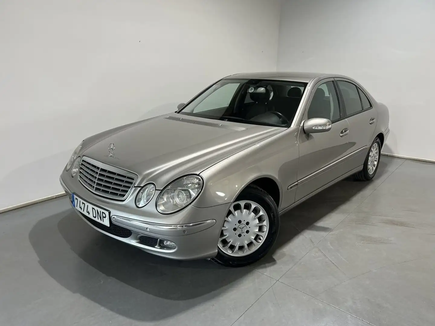Mercedes-Benz E 220 CDI Elegance Beige - 1