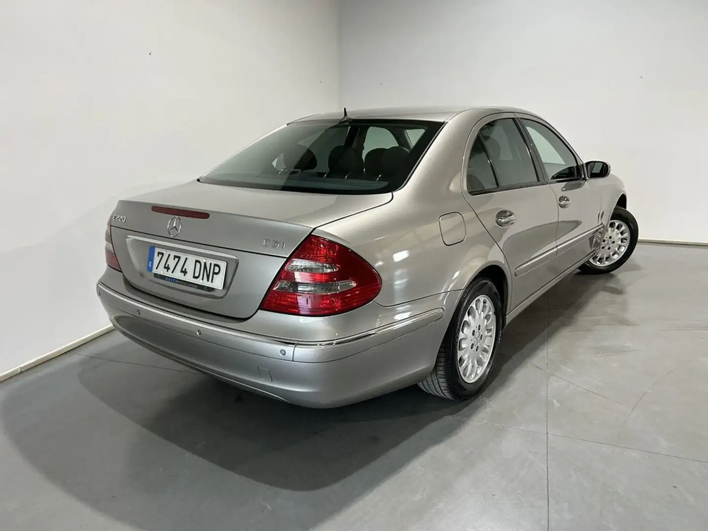 Mercedes-Benz E 220 CDI Elegance Beige - 2