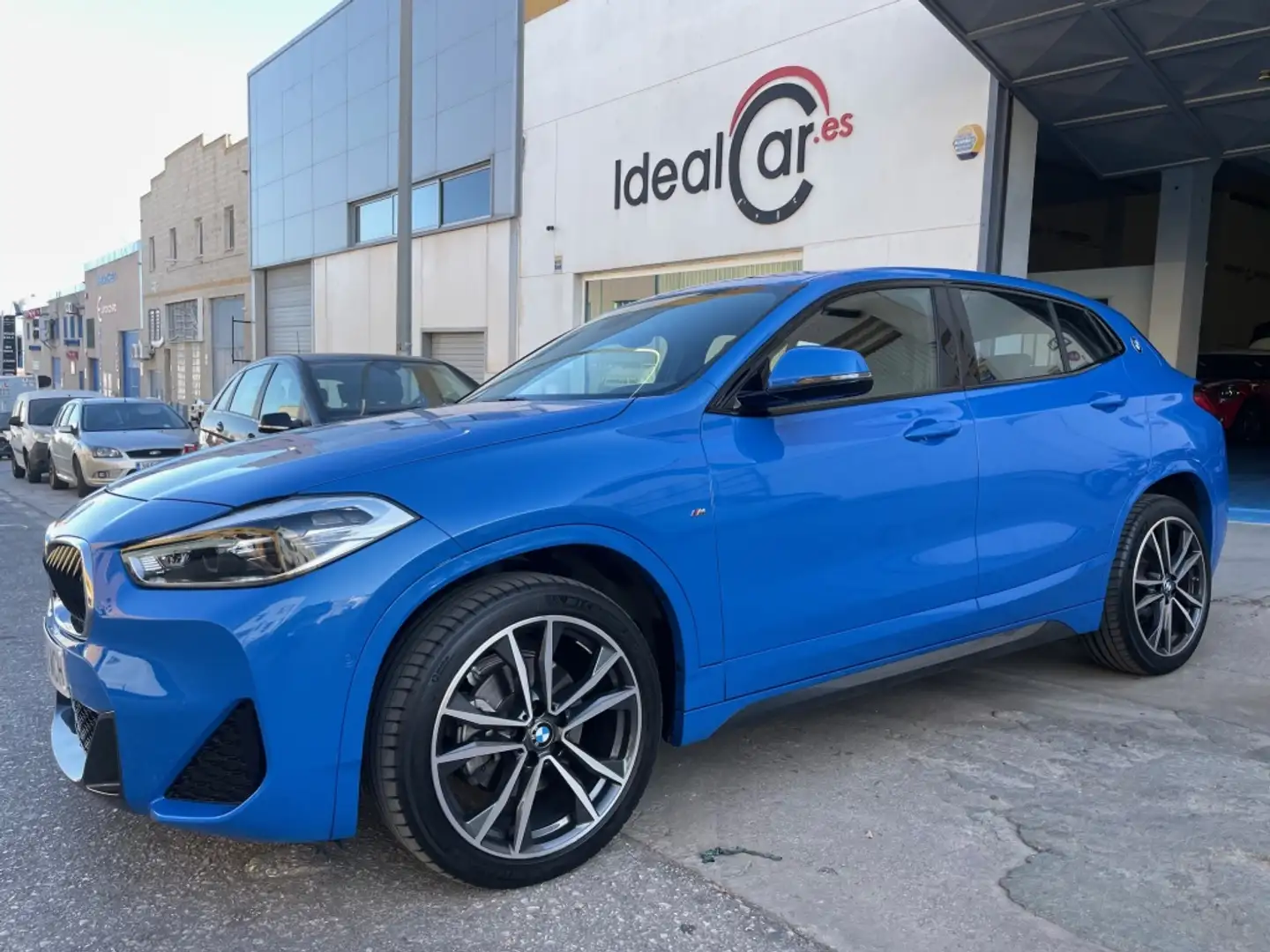 BMW X2 sDrive 18dA M Sport Blauw - 1