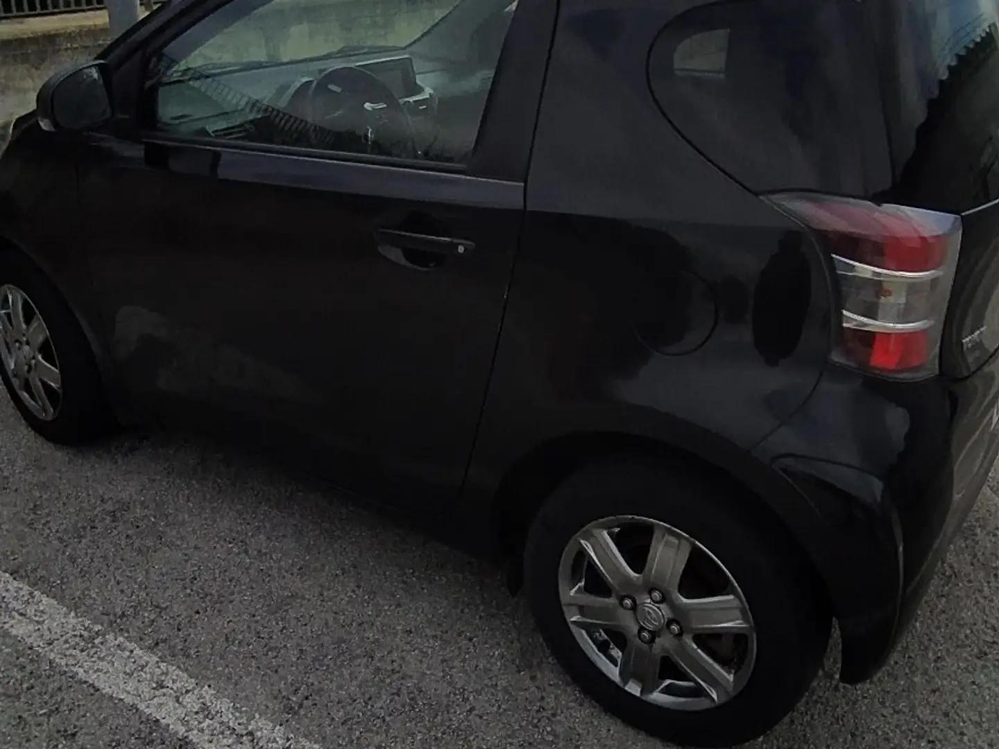 Toyota iQ 1.0 - 2