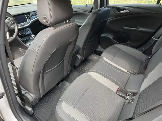 Opel Astra view 13