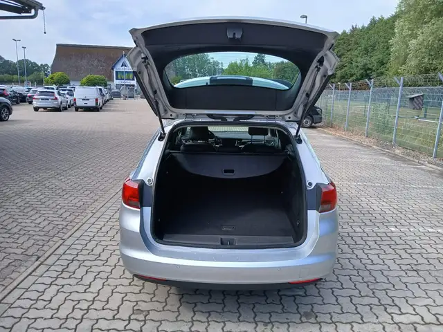 Opel Astra view 9