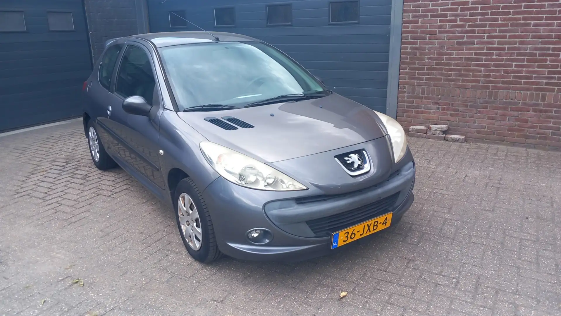 Peugeot 206 + 1.4 XS Elektrisch ramen Radio cd speler. Zeer mo Grijs - 2