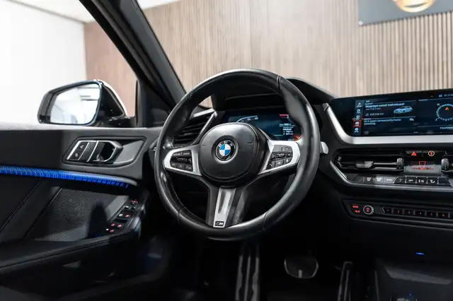 BMW 1 Series view 11