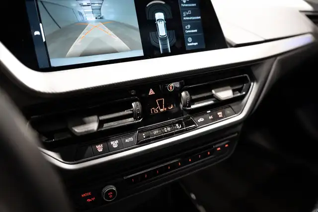 BMW 1 Series view 26