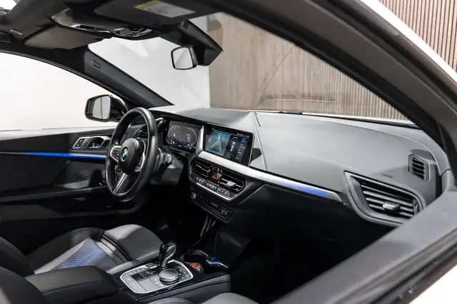 BMW 1 Series view 20