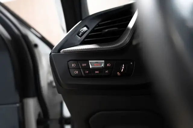 BMW 1 Series view 22