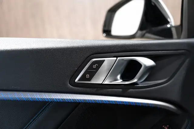 BMW 1 Series view 14