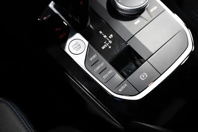 BMW 1 Series view 30