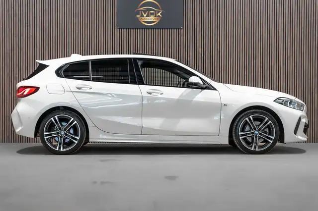 BMW 1 Series view 7