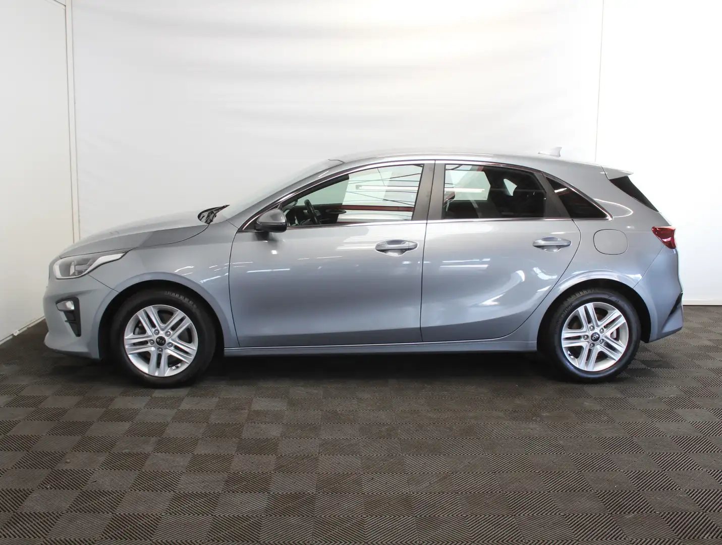 Kia Ceed / cee'd 1.0 T-GDi DynamicLine | CAMERA | CARPLAY | NAVIGAT Grau - 2
