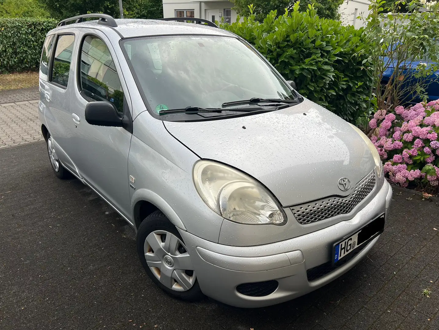 Toyota Yaris 1.3 Sol Gris - 2