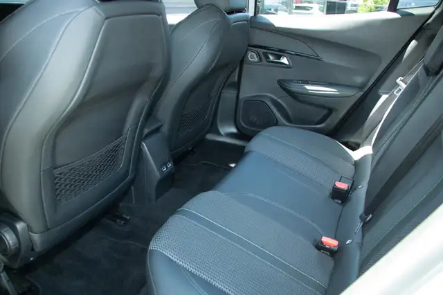 Peugeot 2008 view 7
