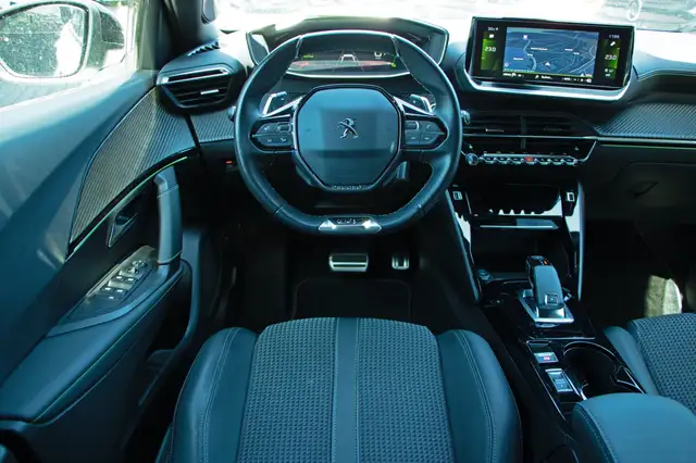 Peugeot 2008 view 9