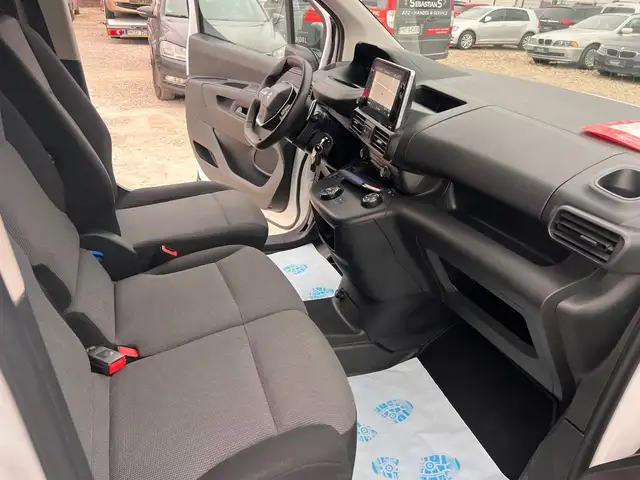 Peugeot Partner view 9
