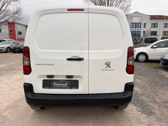Peugeot Partner view 5