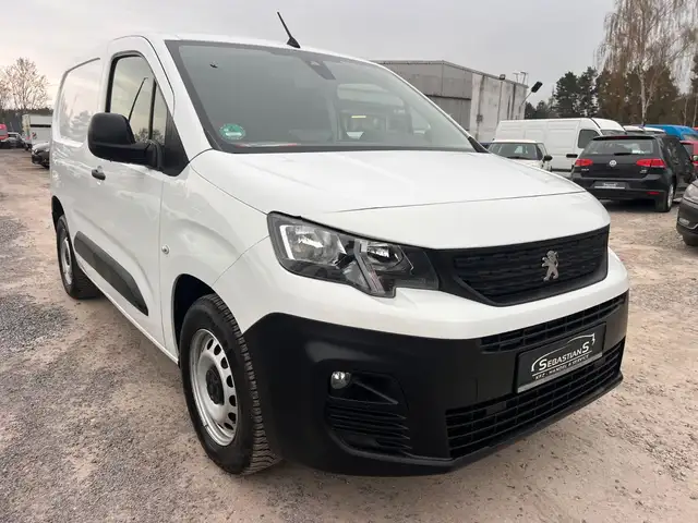 2019 Peugeot Partner in White for sale