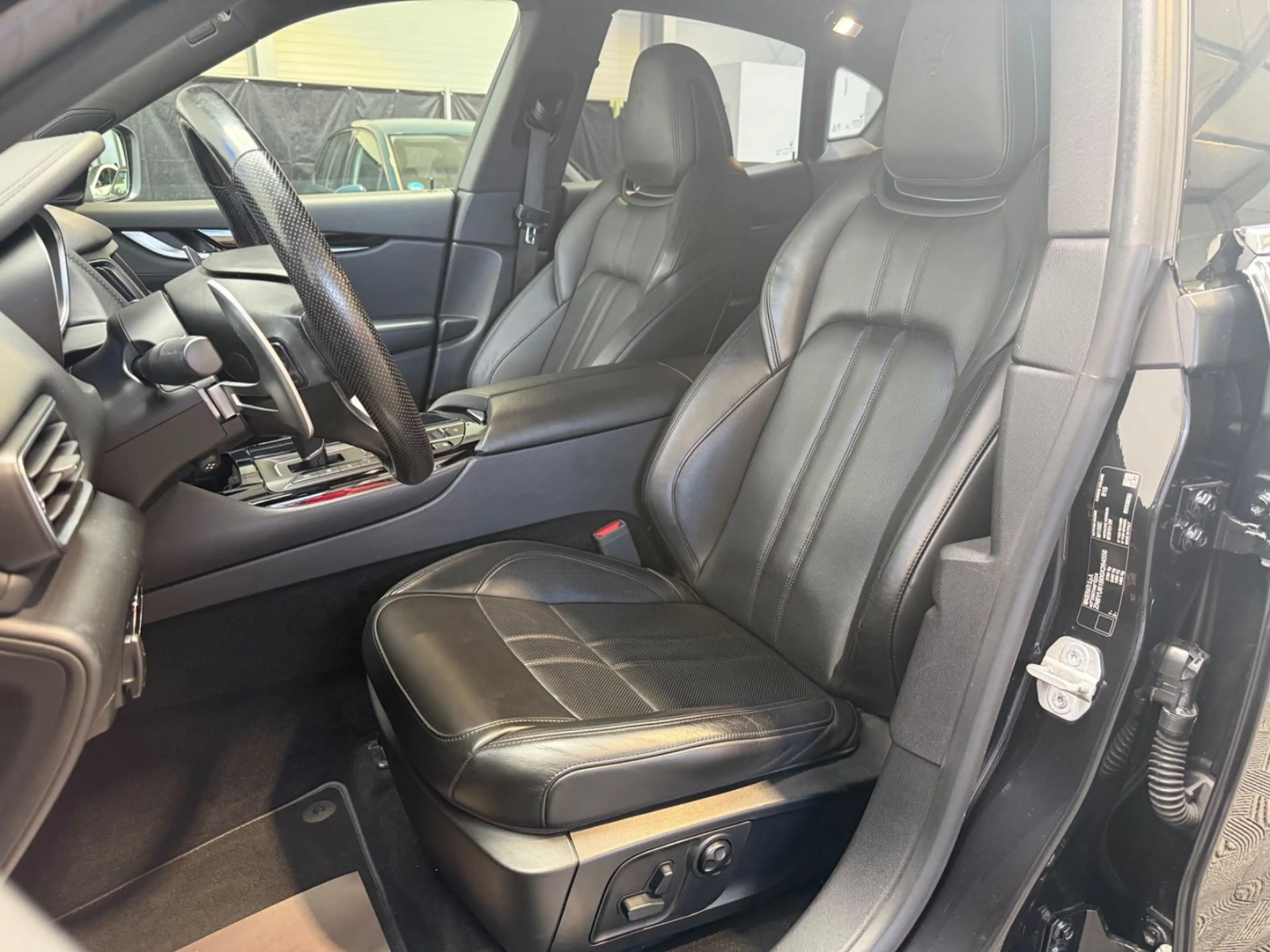 Maserati Levante S *SPORTAGA*Memory*Leder-Schwarz* — photo 13