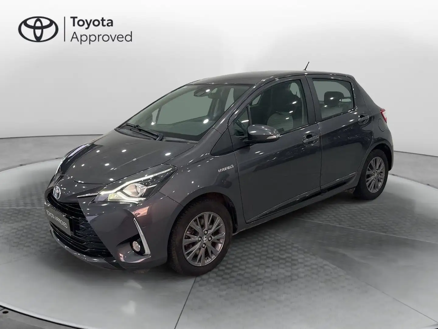 Toyota Yaris 1.5 Hybrid 5 porte Active Grigio - 1