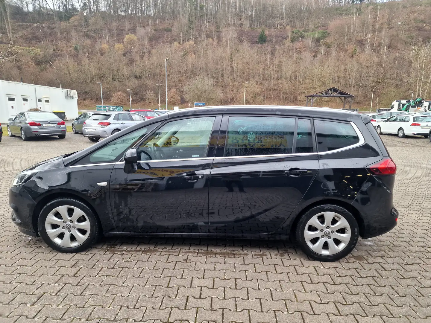 Opel Zafira Innovation NAVI-KAMERA-Shzg-AHK-LED-ALU-Scheckheft Schwarz - 2