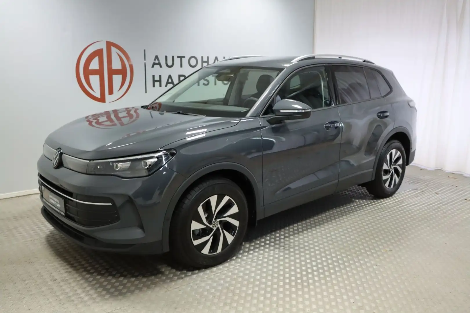 Volkswagen Tiguan 1.5 eTSI 110 kW Life AHK elek. Koffer Kam Grijs - 2