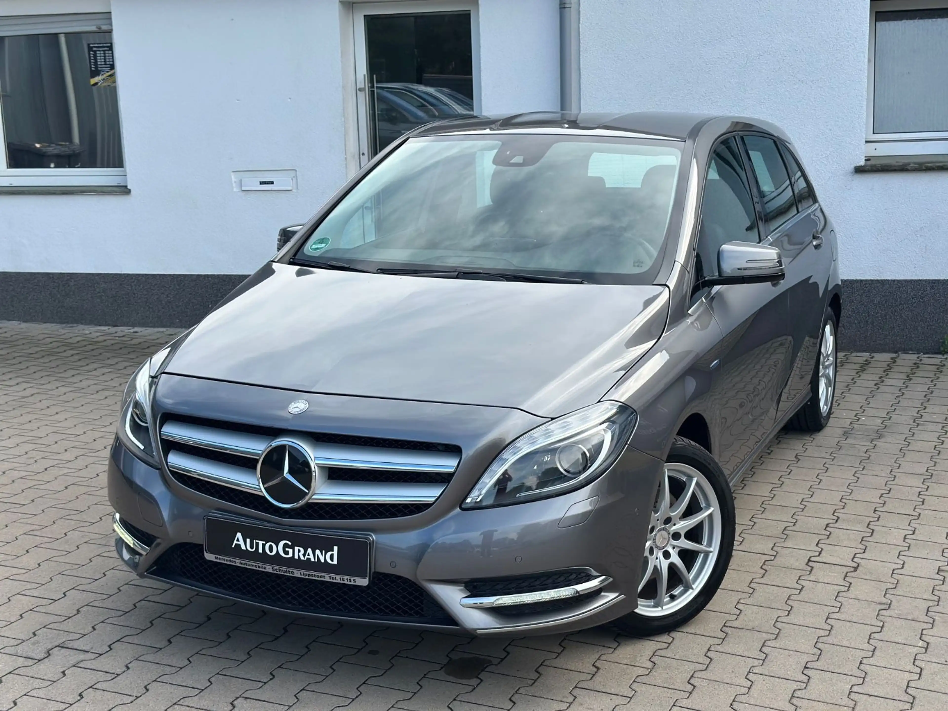 Mercedes-Benz B 180 1HAND*LED*LEDER*NAVI*SZH*FULL INSPEKTION — photo 7