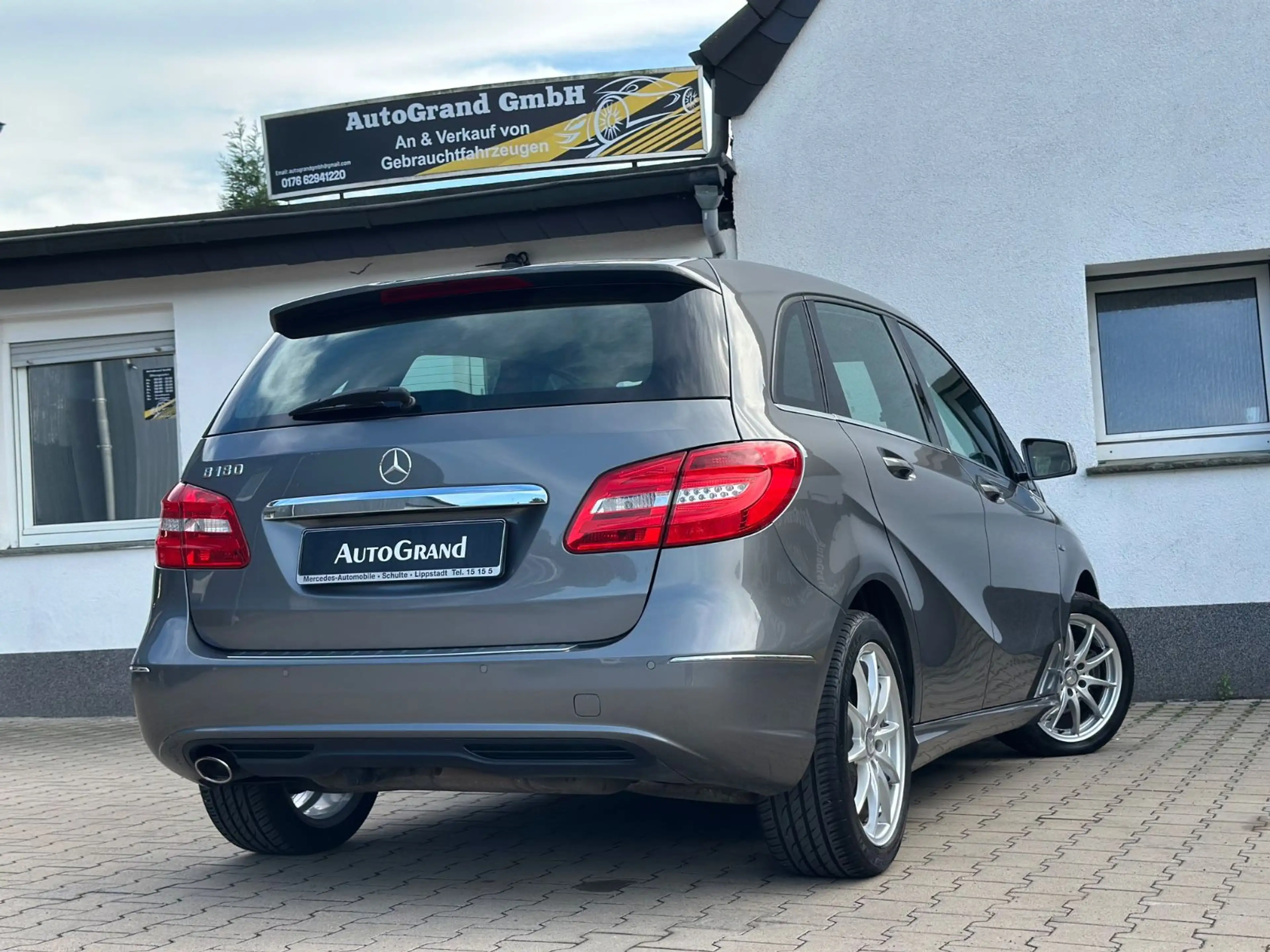 Mercedes-Benz B 180 1HAND*LED*LEDER*NAVI*SZH*FULL INSPEKTION — photo 4